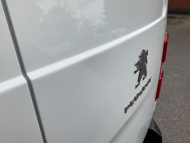 2021 Peugeot Expert 1200 1.5 Bluehdi 100 Professional Van (NU71EOM) Image 37