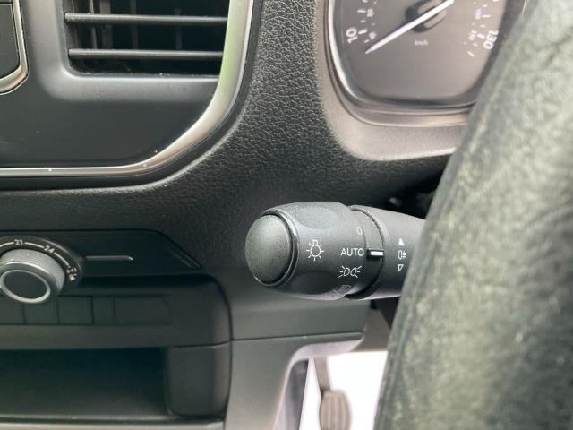 2021 Peugeot Expert 1200 1.5 Bluehdi 100 Professional Van (NU71EOM) Image 32