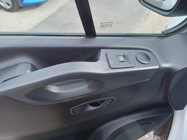 2021 Renault Trafic Ll30 Energy Dci 120 Business+ Van (NU71GYC) Image 16