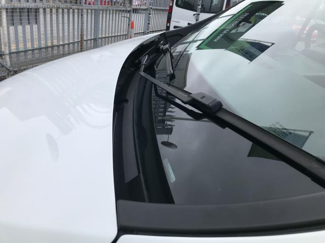 2021 Renault Trafic LL30 L2 H1 BLUE DCi 120PS BUSINESS+  EURO 6 (NU71GYJ) Image 44