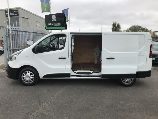 2021 Renault Trafic LL30 L2 H1 BLUE DCi 120PS BUSINESS+  EURO 6 (NU71GYJ) Image 10