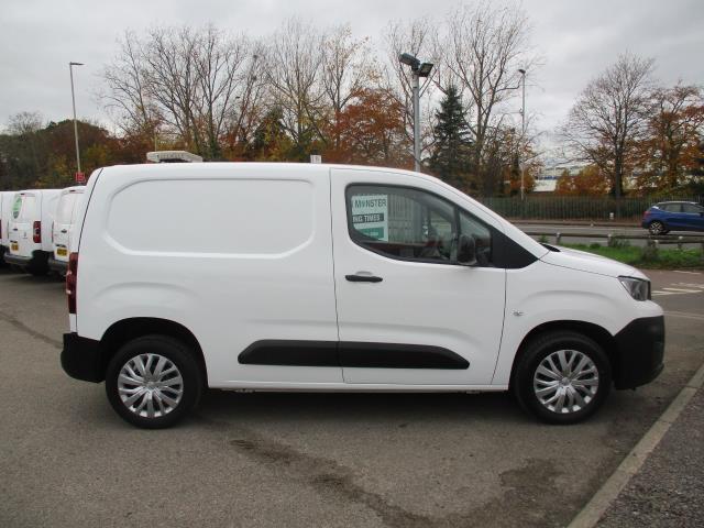 2022 Peugeot Partner 1000 1.5 Bluehdi 100 Professional Premium Van (NU71JBO) Image 3