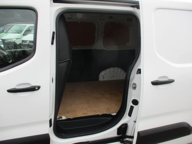2022 Peugeot Partner 1000 1.5 Bluehdi 100 Professional Premium Van (NU71JBO) Image 26