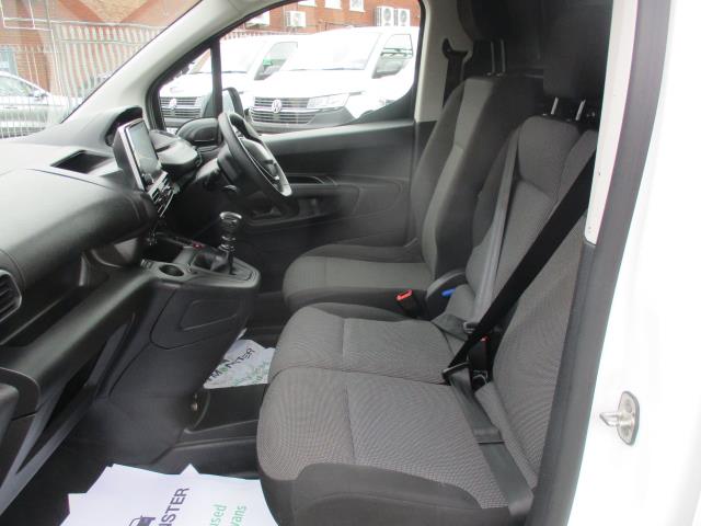 2022 Peugeot Partner 1000 1.5 Bluehdi 100 Professional Premium Van (NU71JBO) Image 24