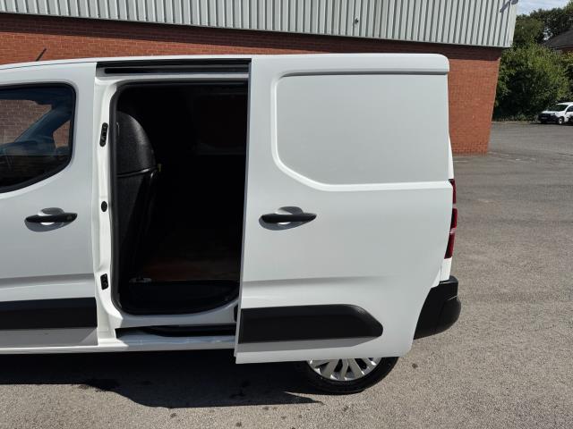 2022 Peugeot Partner 1000 1.5 Bluehdi 100 Professional Premium Van (NU71JBX) Image 41