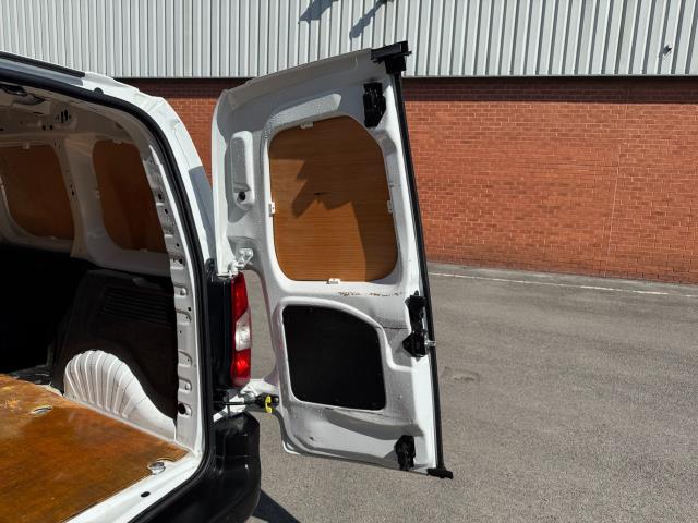 2022 Peugeot Partner 1000 1.5 Bluehdi 100 Professional Premium Van (NU71JBX) Image 50