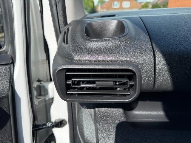 2022 Peugeot Partner 1000 1.5 Bluehdi 100 Professional Premium Van (NU71JBX) Image 37