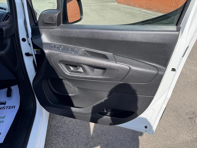 2022 Peugeot Partner 1000 1.5 Bluehdi 100 Professional Premium Van (NU71JBX) Image 18