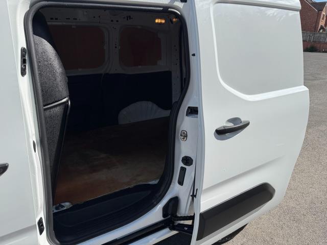 2022 Peugeot Partner 1000 1.5 Bluehdi 100 Professional Premium Van (NU71JBX) Image 39