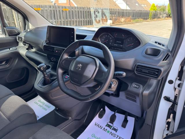 2022 Peugeot Partner 1000 1.5 Bluehdi 100 Professional Premium Van (NU71JBX) Image 14
