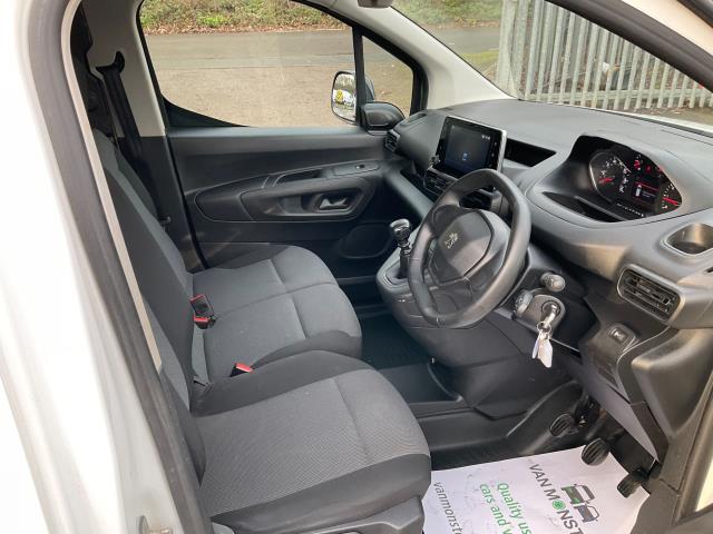 2022 Peugeot Partner 1000 1.5 Bluehdi 100 Professional Premium Van (LIMITED 70MPH) (NU71JCO) Image 17