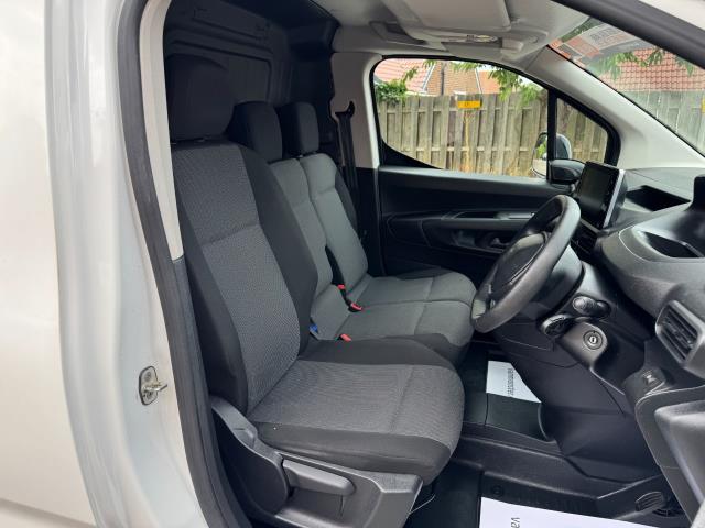 2022 Peugeot Partner 1000 1.5 Bluehdi 100 Professional Premium Van (NU71JNV) Image 16