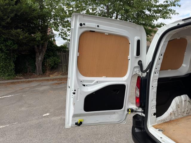 2022 Peugeot Partner 1000 1.5 Bluehdi 100 Professional Premium Van (NU71JNV) Image 50