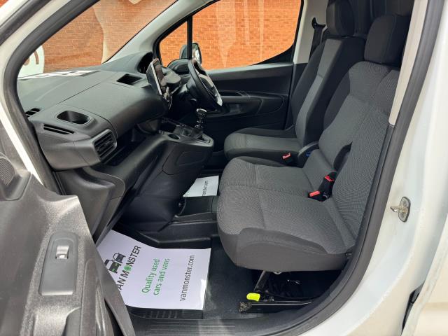 2022 Peugeot Partner 1000 1.5 Bluehdi 100 Professional Premium Van (NU71JNV) Image 30