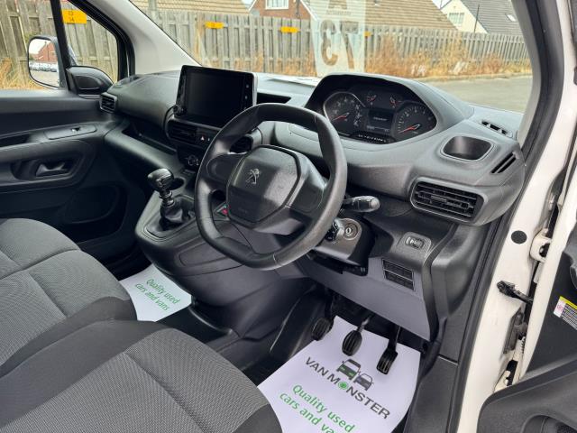 2022 Peugeot Partner 1000 1.5 Bluehdi 100 Professional Premium Van (NU71JNV) Image 14