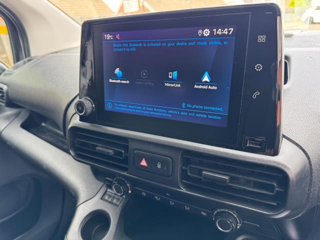 2022 Peugeot Partner 1000 1.5 Bluehdi 100 Professional Premium Van (NU71JNV) Image 24
