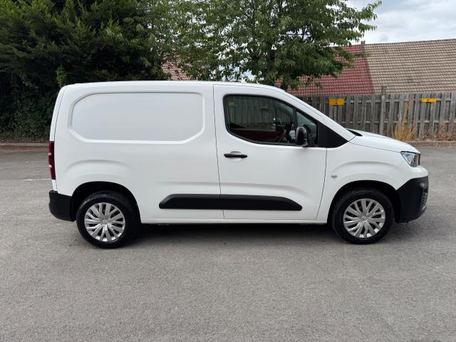 2022 Peugeot Partner 1000 1.5 Bluehdi 100 Professional Premium Van (NU71JNV) Image 10