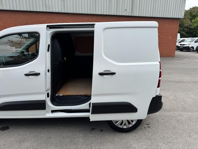 2022 Peugeot Partner 1000 1.5 Bluehdi 100 Professional Premium Van (NU71JNV) Image 41