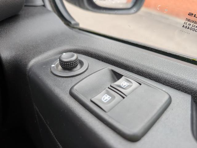 2021 Renault Trafic Ll30 Energy Dci 120 Business+ Van (NU71VZA) Image 35