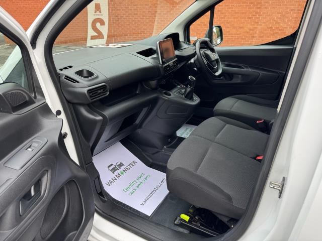 2021 Peugeot Partner 950 1.5 Bluehdi 100 Professional Premium LONG Van (NU71WUM) Image 28