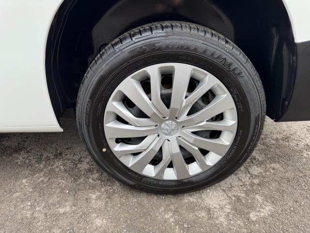 2021 Peugeot Partner 950 1.5 Bluehdi 100 Professional Premium LONG Van (NU71WUM) Image 57