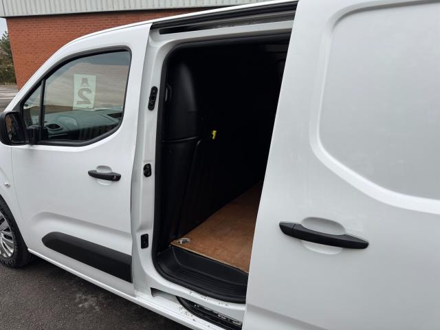 2021 Peugeot Partner 950 1.5 Bluehdi 100 Professional Premium LONG Van (NU71WUM) Image 39