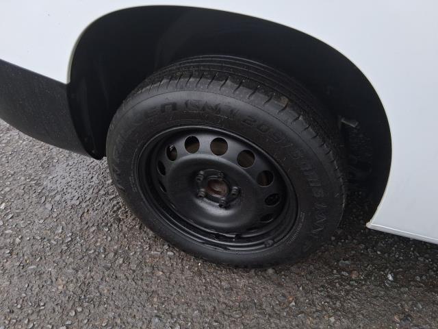 2021 Peugeot Partner 950 1.5 Bluehdi 100 Professional Premium Van (NU71XVM) Image 12