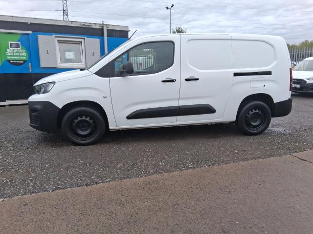 2021 Peugeot Partner 950 1.5 Bluehdi 100 Professional Premium Van (NU71XVM) Image 4