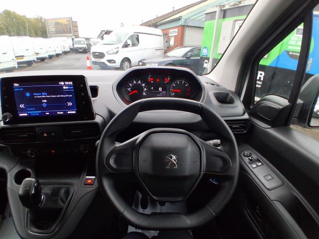2021 Peugeot Partner 950 1.5 Bluehdi 100 Professional Premium Van (NU71XVM) Image 25