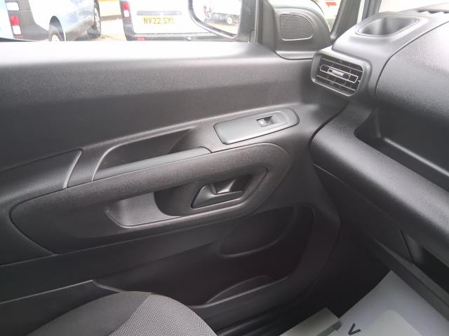 2021 Peugeot Partner 950 1.5 Bluehdi 100 Professional Premium Van (NU71XVM) Image 28