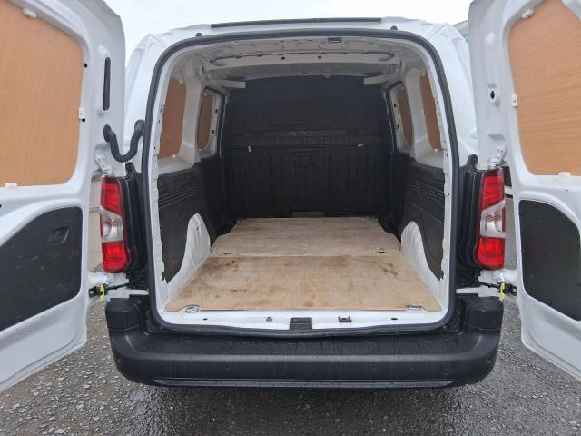 2021 Peugeot Partner 950 1.5 Bluehdi 100 Professional Premium Van (NU71XVM) Image 18