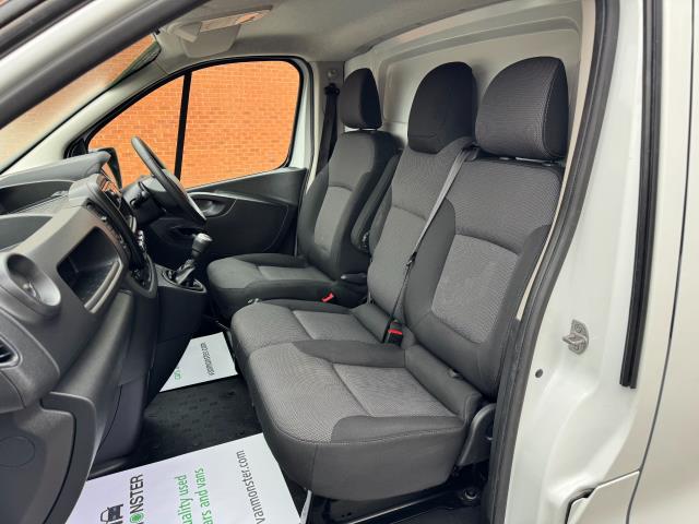 2021 Renault Trafic LL30 L2 H1 BLUE DCi 120PS BUSINESS+  EURO 6 (NU71YKG) Image 34