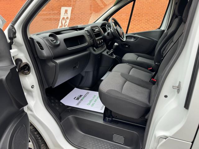 2021 Renault Trafic LL30 L2 H1 BLUE DCi 120PS BUSINESS+  EURO 6 (NU71YKG) Image 31