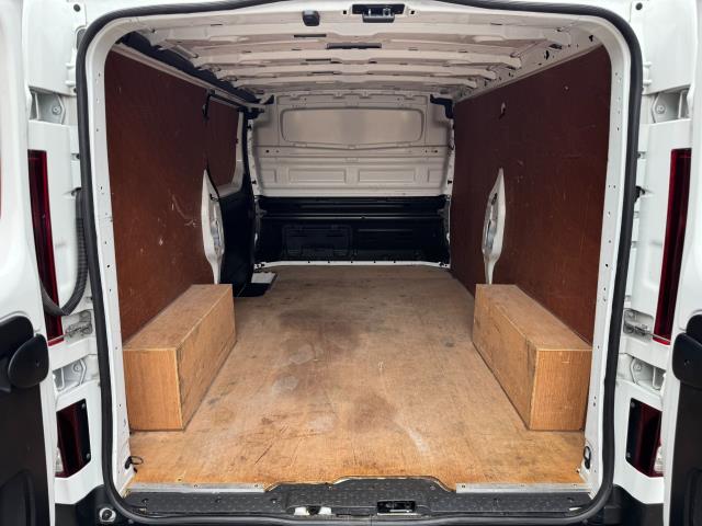 2021 Renault Trafic LL30 L2 H1 BLUE DCi 120PS BUSINESS+  EURO 6 (NU71YKG) Image 46