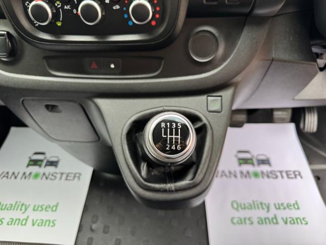 2021 Renault Trafic LL30 L2 H1 BLUE DCi 120PS BUSINESS+  EURO 6 (NU71YKG) Image 28
