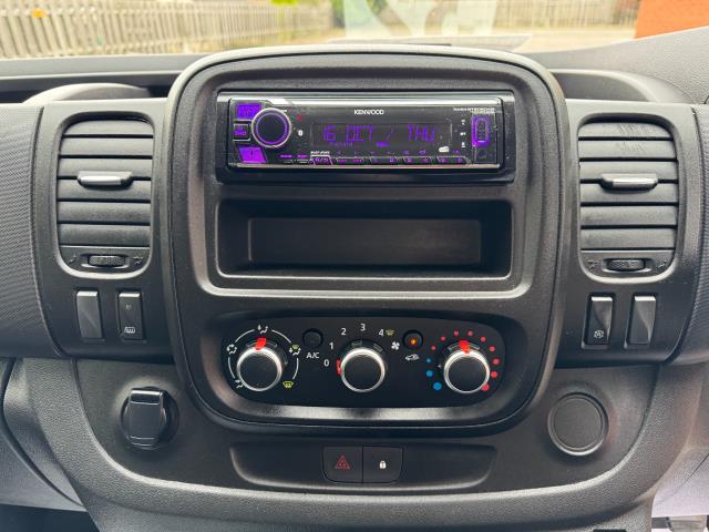 2021 Renault Trafic LL30 L2 H1 BLUE DCi 120PS BUSINESS+  EURO 6 (NU71YKG) Image 26