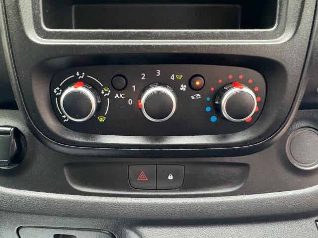 2021 Renault Trafic LL30 L2 H1 BLUE DCi 120PS BUSINESS+  EURO 6 (NU71YKG) Image 27