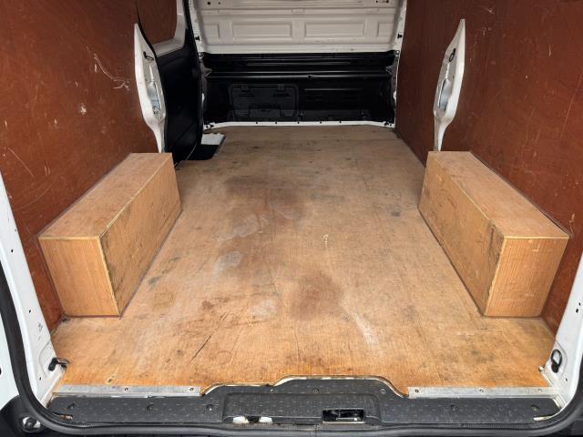 2021 Renault Trafic LL30 L2 H1 BLUE DCi 120PS BUSINESS+  EURO 6 (NU71YKG) Image 50