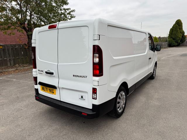 2021 Renault Trafic LL30 L2 H1 BLUE DCi 120PS BUSINESS+  EURO 6 (NU71YKG) Image 9
