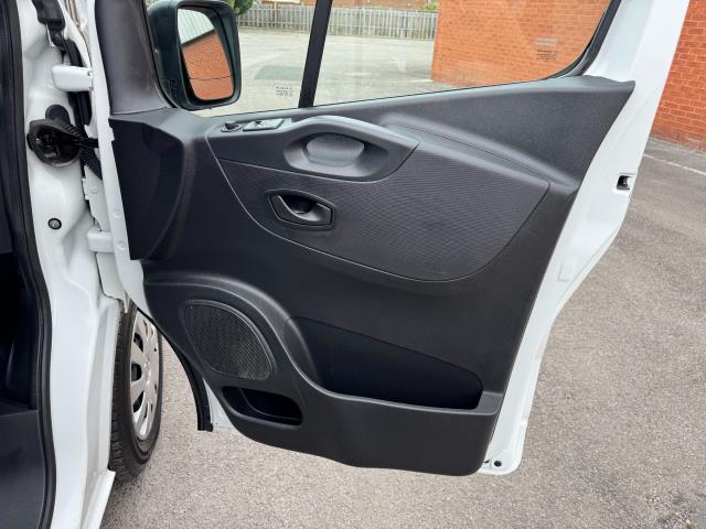 2021 Renault Trafic LL30 L2 H1 BLUE DCi 120PS BUSINESS+  EURO 6 (NU71YKG) Image 19