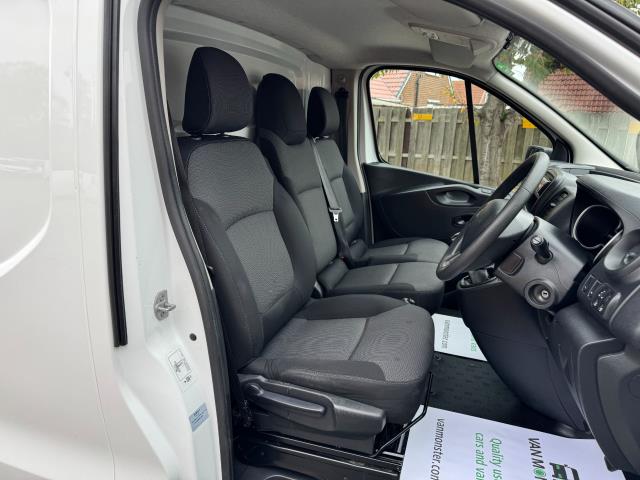 2021 Renault Trafic LL30 L2 H1 BLUE DCi 120PS BUSINESS+  EURO 6 (NU71YKG) Image 16