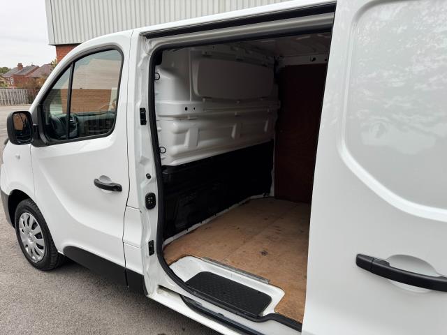 2021 Renault Trafic LL30 L2 H1 BLUE DCi 120PS BUSINESS+  EURO 6 (NU71YKG) Image 42