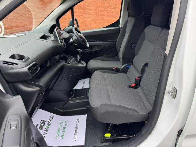 2021 Peugeot Partner 950 1.5 Bluehdi 100 Professional Premium Van (NU71YWF) Image 30