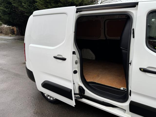 2021 Peugeot Partner 950 1.5 Bluehdi 100 Professional Premium Van (NU71YWF) Image 43