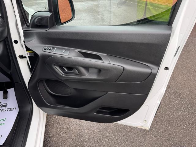 2021 Peugeot Partner 950 1.5 Bluehdi 100 Professional Premium Van (NU71YWF) Image 18