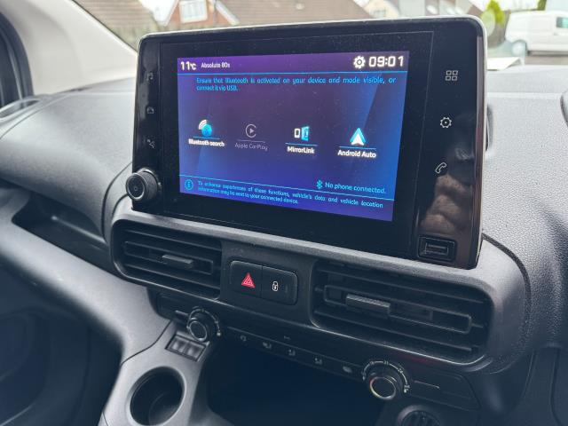 2021 Peugeot Partner 950 1.5 Bluehdi 100 Professional Premium Van (NU71YWF) Image 24