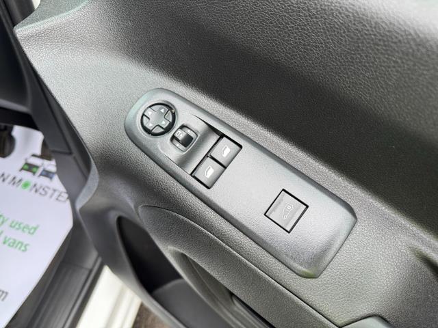 2021 Peugeot Partner 950 1.5 Bluehdi 100 Professional Premium Van (NU71YWF) Image 19