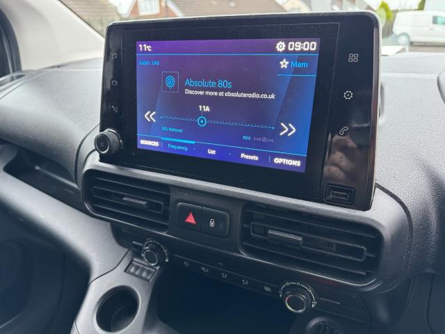 2021 Peugeot Partner 950 1.5 Bluehdi 100 Professional Premium Van (NU71YWF) Image 23
