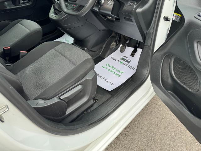 2021 Peugeot Partner 850 1.5 Bluehdi 100 Professional Premium Crew Van (NU71ZKC) Image 17
