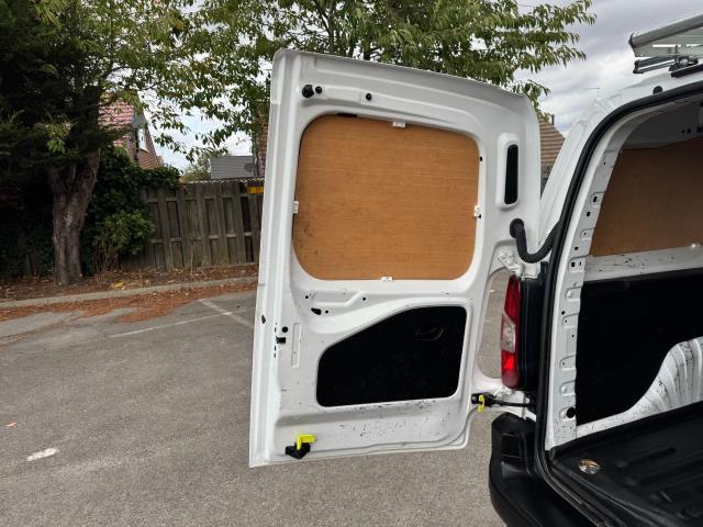2021 Peugeot Partner 850 1.5 Bluehdi 100 Professional Premium Crew Van (NU71ZKC) Image 55
